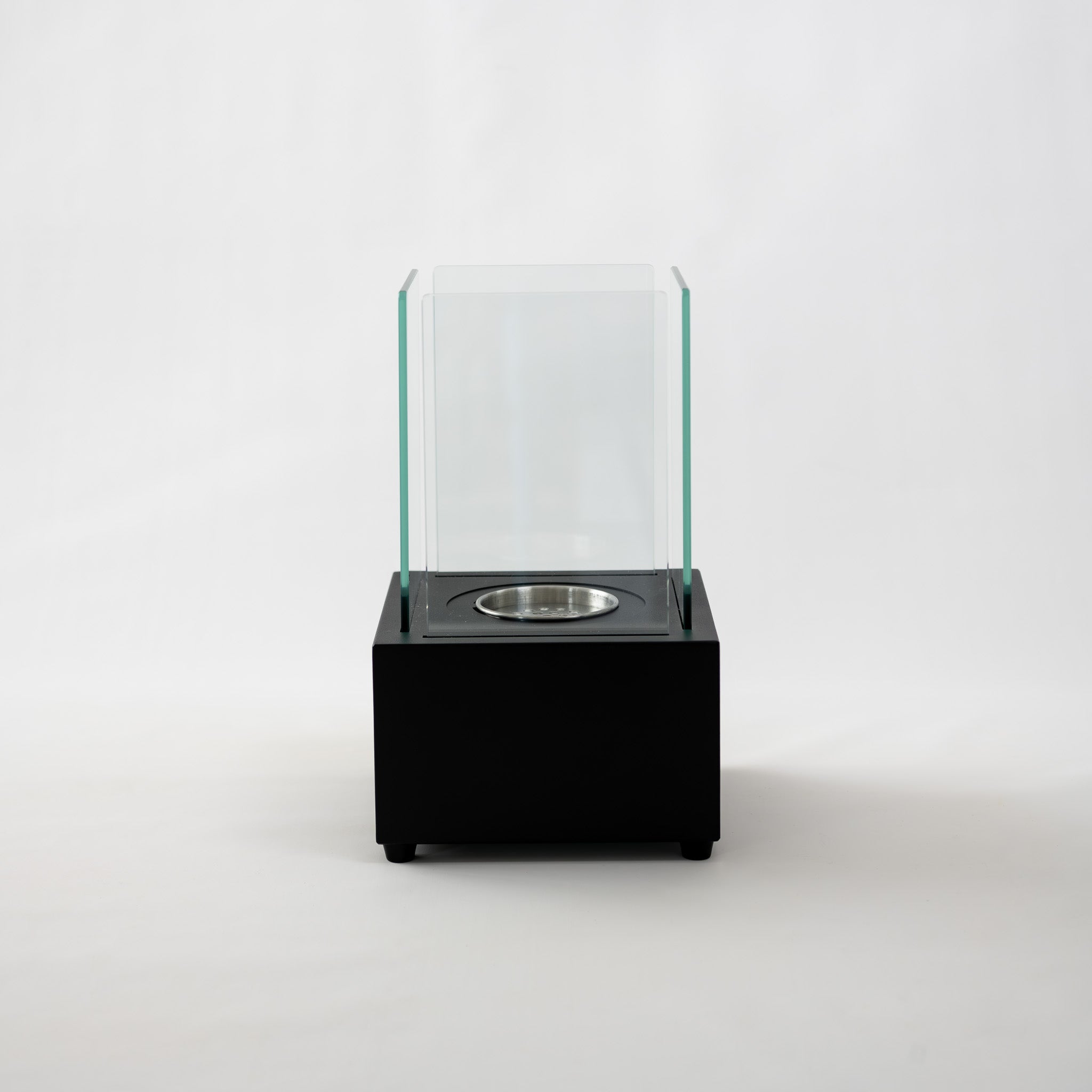 The Cube Small -Black 22t - Size: 20*20*32cm.