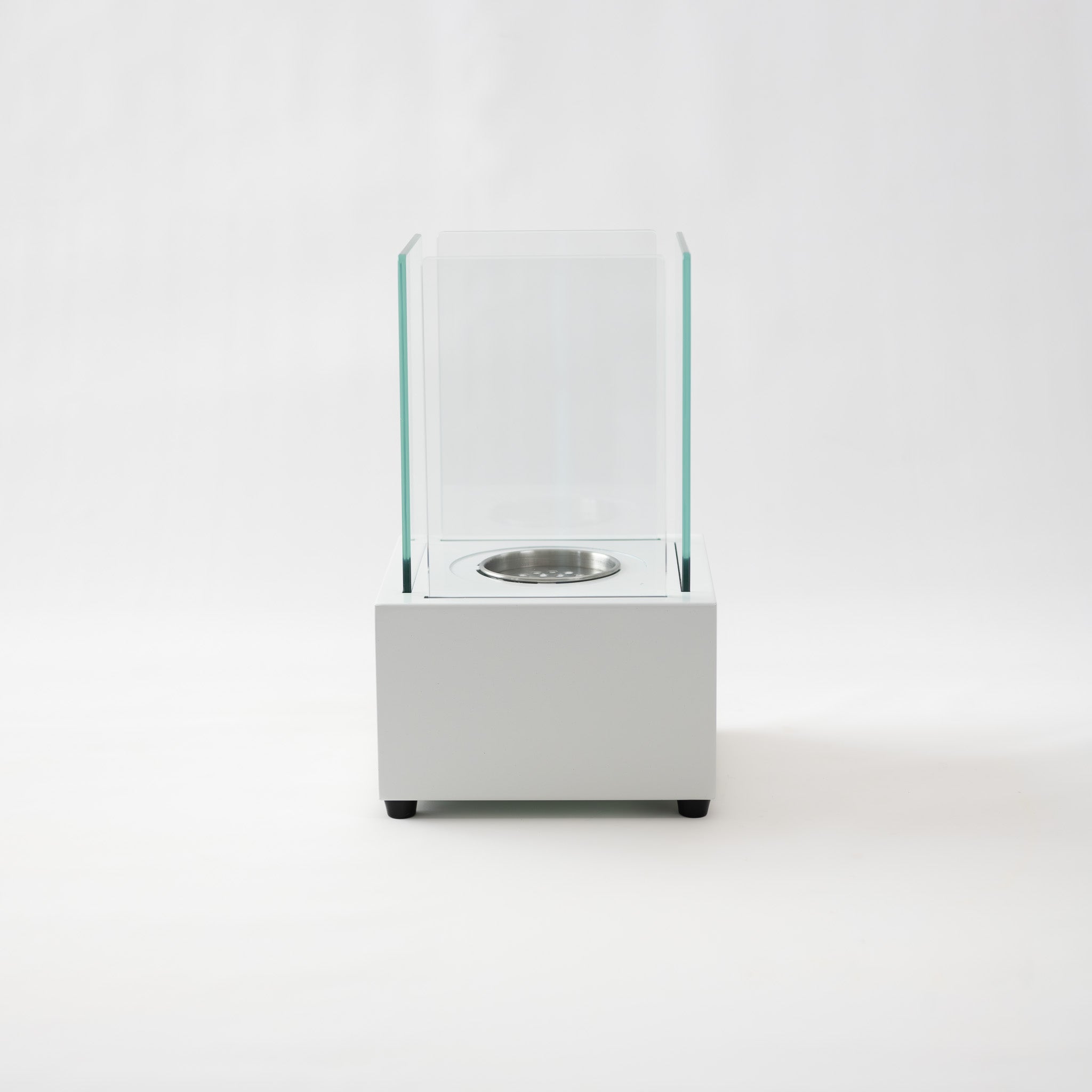 The Cube Small - 22t white - Size: 20*20*32cm.